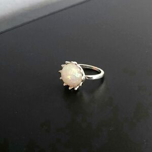 FIRE OPAL NEW LADIES SIZE 6 ACCENT RING